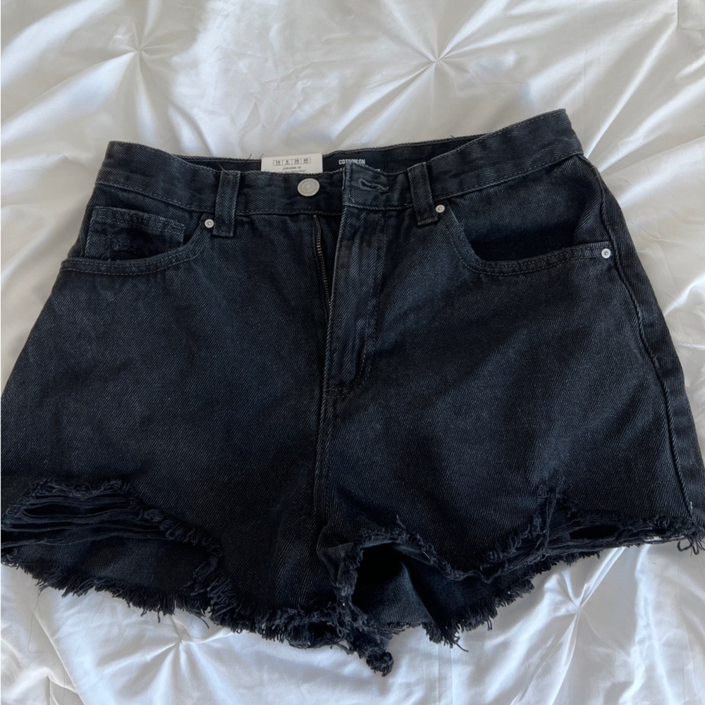 Brand new cotton on ripped shorts